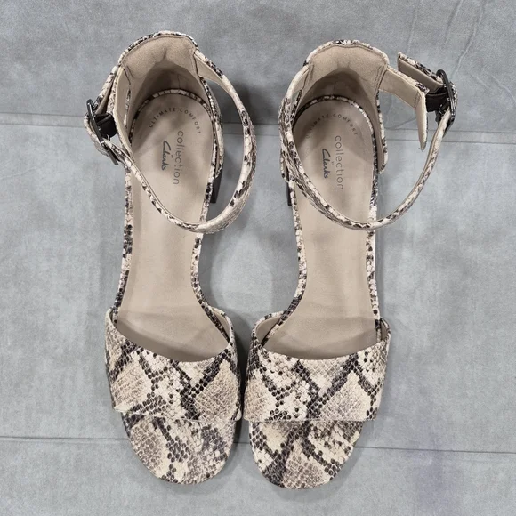 Clarks sandals women's 10 cream black snake embossed padded ankle strap low heel - Picture 2 of 14